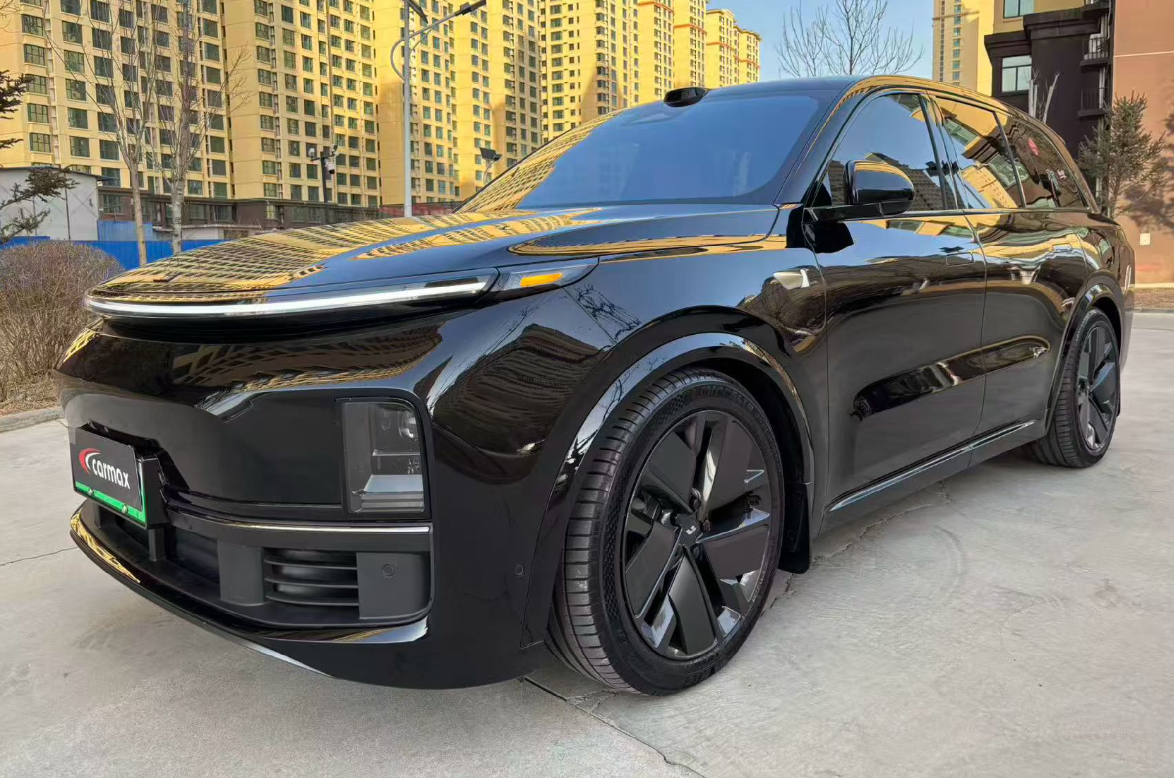 Li Auto L8 smart SUV for export from China